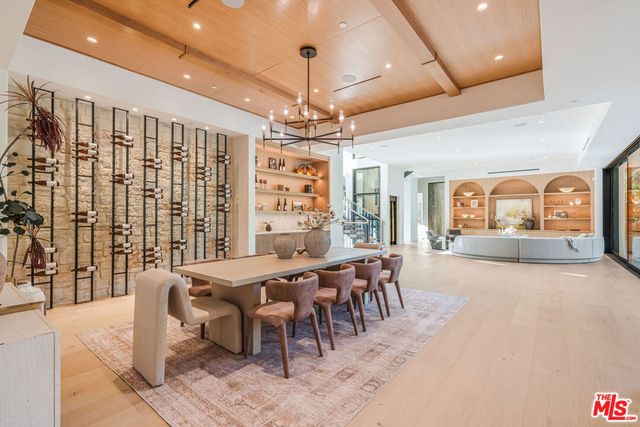 4000 Ballina Drive, Encino, CA 91436