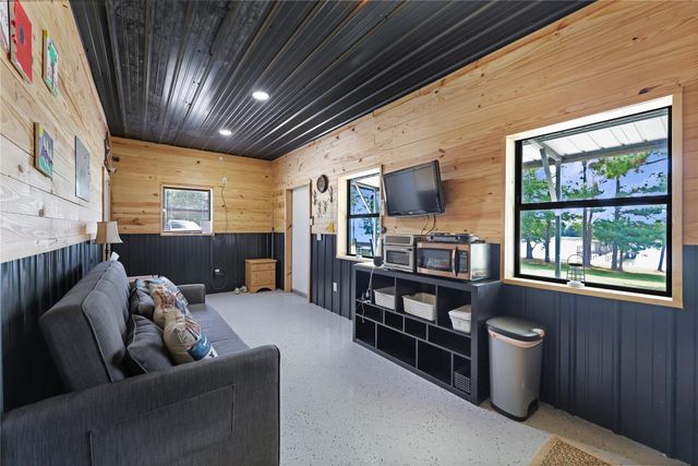 380 Lonesome Dove Trail, Trinity, TX 75862