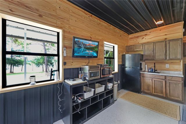 380 Lonesome Dove Trail, Trinity, TX 75862