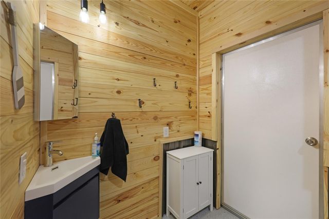 380 Lonesome Dove Trail, Trinity, TX 75862