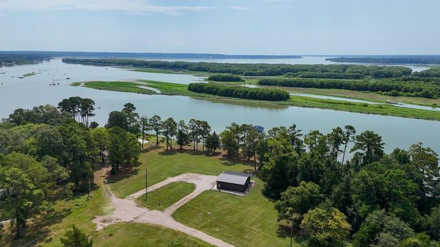 380 Lonesome Dove Trail, Trinity, TX 75862