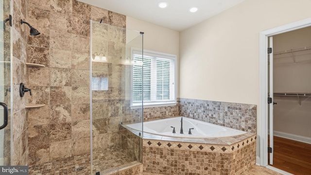 6645 PASSAGE CREEK LN, Manassas, VA 20112