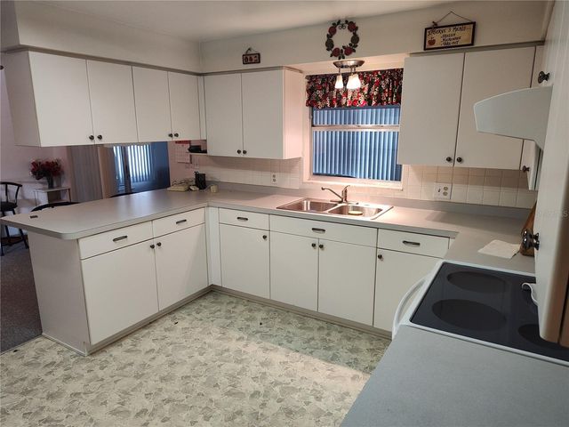 38247 3RD AVENUE, Zephyrhills, FL 33542