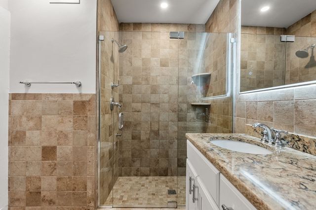 1469 Centre St 2, Newton, MA 02461