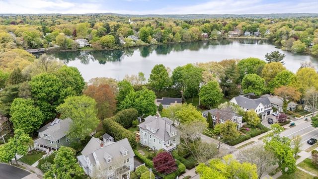 1469 Centre St 2, Newton, MA 02461