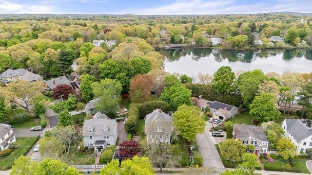 1469 Centre St 2, Newton, MA 02461