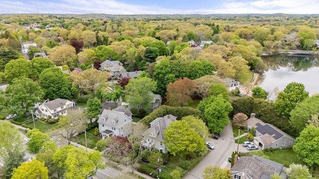 1469 Centre St 2, Newton, MA 02461