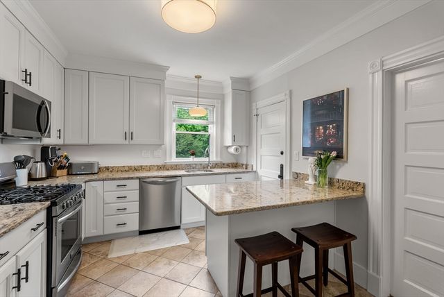 1469 Centre St 2, Newton, MA 02461