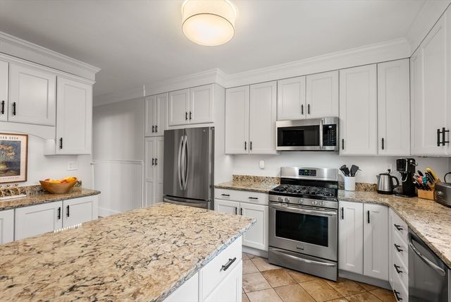 1469 Centre St 2, Newton, MA 02461