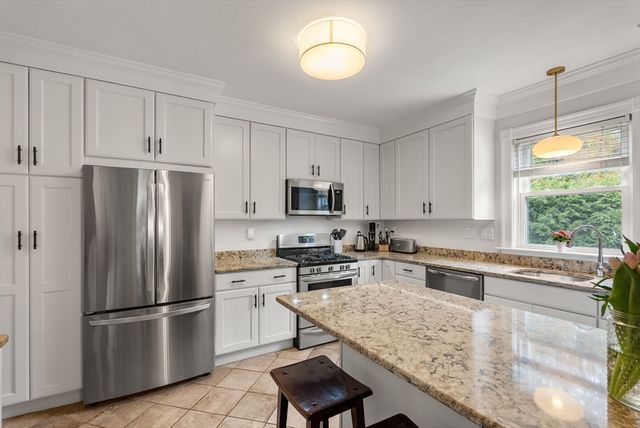 1469 Centre St 2, Newton, MA 02461