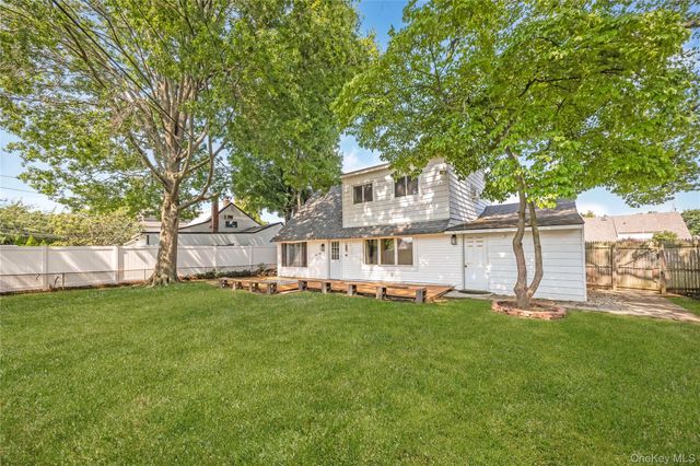 201 Cypress Lane W, Westbury, NY 11590