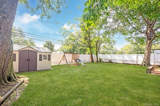 201 Cypress Lane W, Westbury, NY 11590