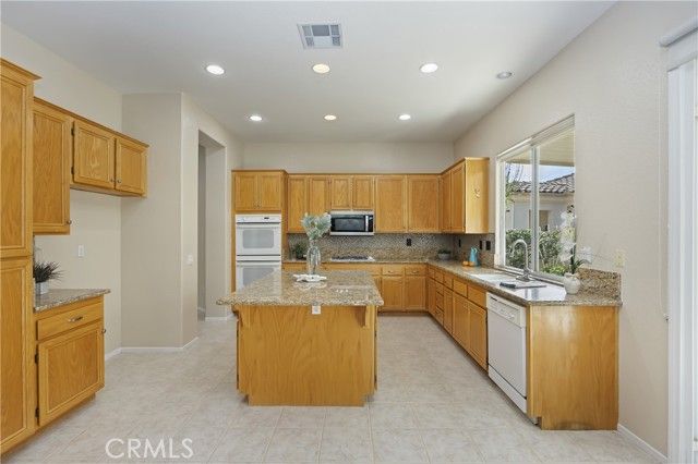 29427 Winding Brook, Menifee, CA 92584
