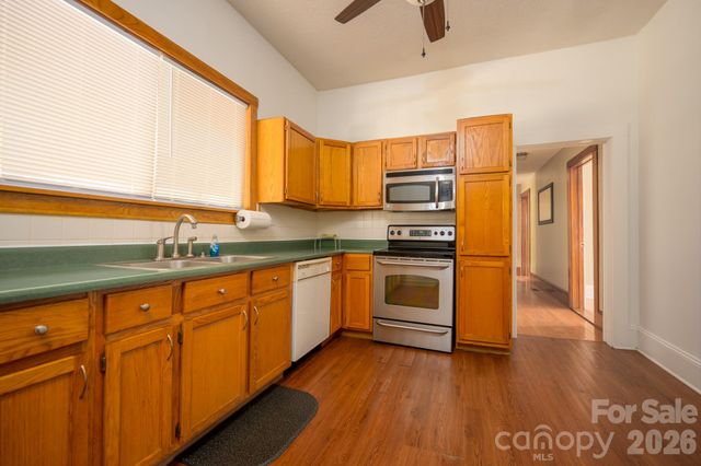 580 Baldwin Avenue, Marion, NC 28752