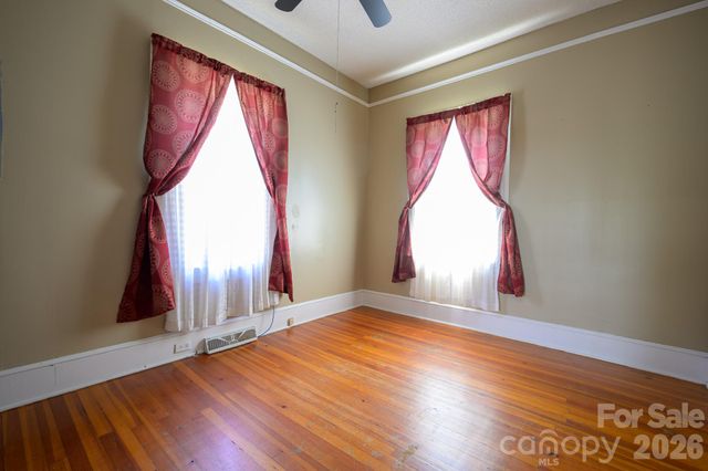 580 Baldwin Avenue, Marion, NC 28752