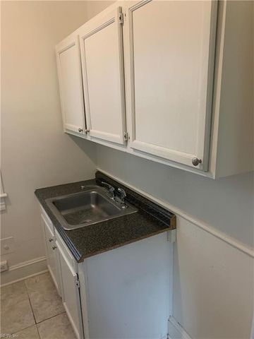 610 Redgate Ave Apt 4, Norfolk, VA 23507