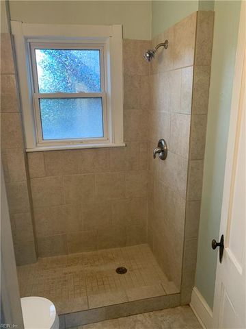 610 Redgate Ave Apt 4, Norfolk, VA 23507