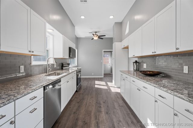 426 W 6th Street, Dewey, OK 74029