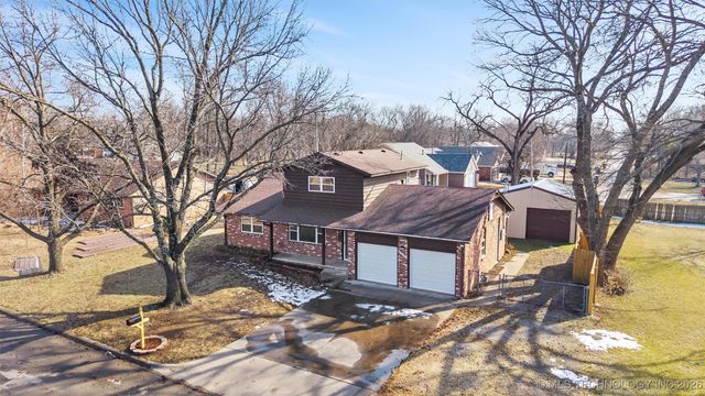 426 W 6th Street, Dewey, OK 74029