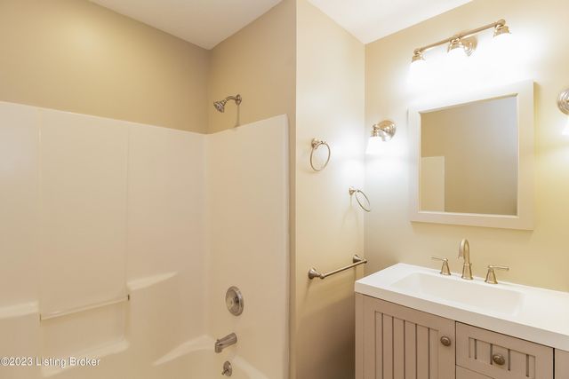 3219 Welman Dr, Louisville, KY 40216