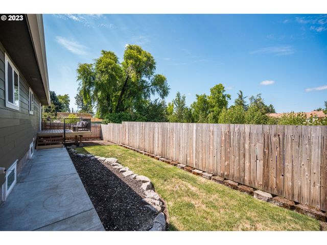 15915 Harold Ave, Milwaukie, OR 97267