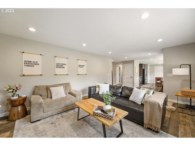 15915 Harold Ave, Milwaukie, OR 97267