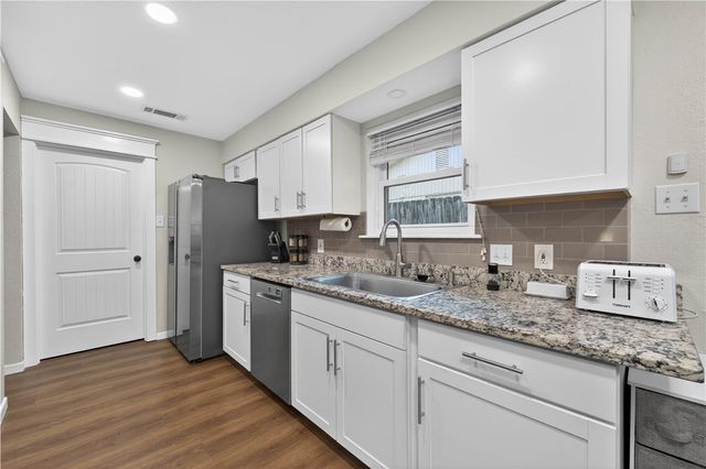 2814 Erie Dr, Corpus Christi, TX 78414