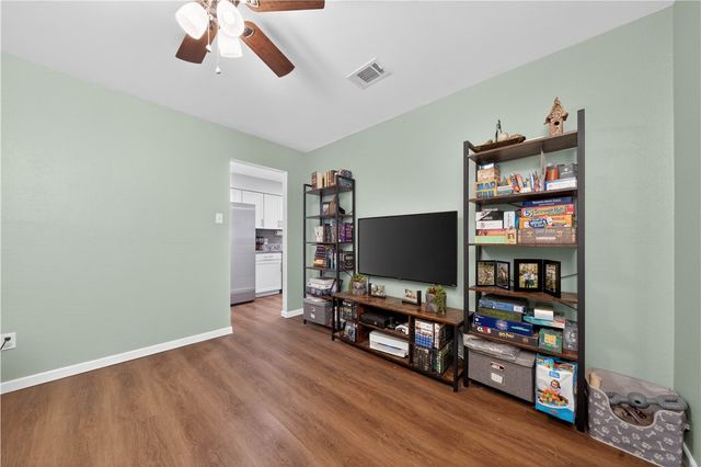 2814 Erie Dr, Corpus Christi, TX 78414