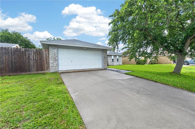 2814 Erie Dr, Corpus Christi, TX 78414