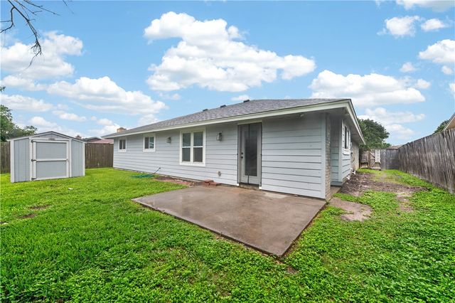 2814 Erie Dr, Corpus Christi, TX 78414