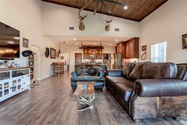 107 Camino Del Rosas, Woodway, TX 76712