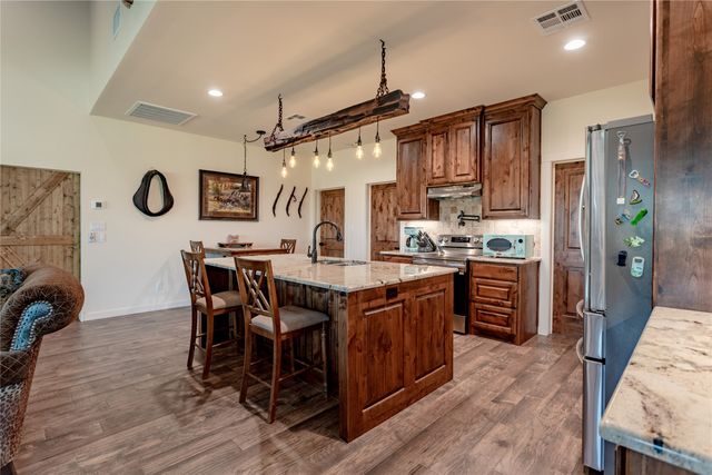 107 Camino Del Rosas, Woodway, TX 76712