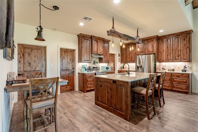 107 Camino Del Rosas, Woodway, TX 76712