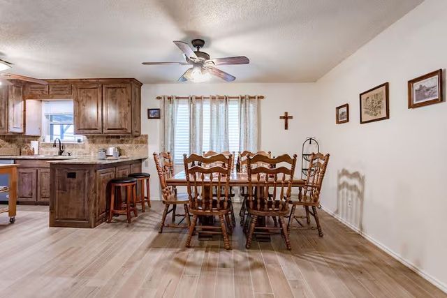 107 Camino Del Rosas, Woodway, TX 76712