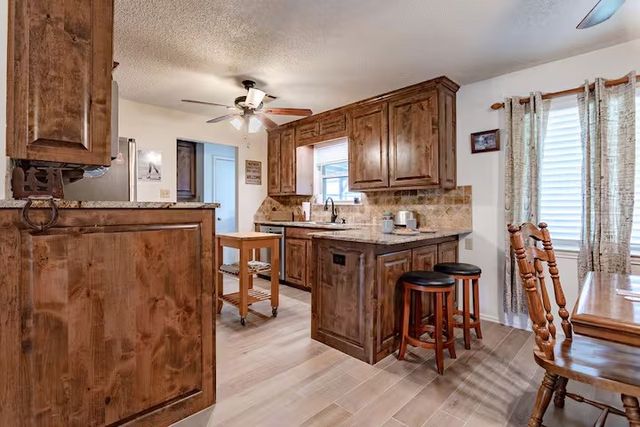 107 Camino Del Rosas, Woodway, TX 76712