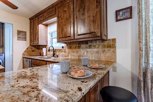 107 Camino Del Rosas, Woodway, TX 76712