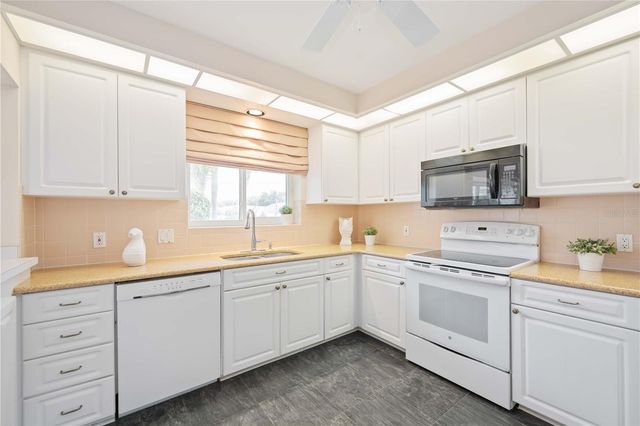 4995 PEPPERWOOD PLACE, Venice, FL 34293