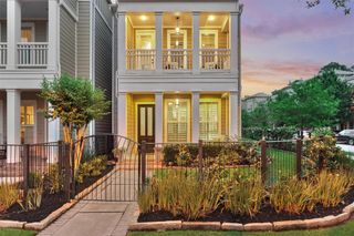 2 Rafters Row, The Woodlands, TX 77380