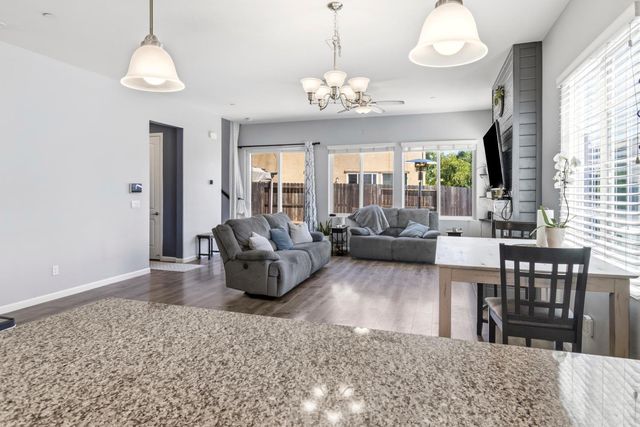 140 Lily Bay Cir, Sacramento, CA 95834