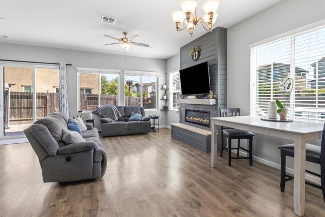 140 Lily Bay Cir, Sacramento, CA 95834