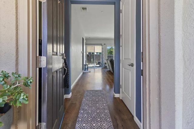 140 Lily Bay Cir, Sacramento, CA 95834