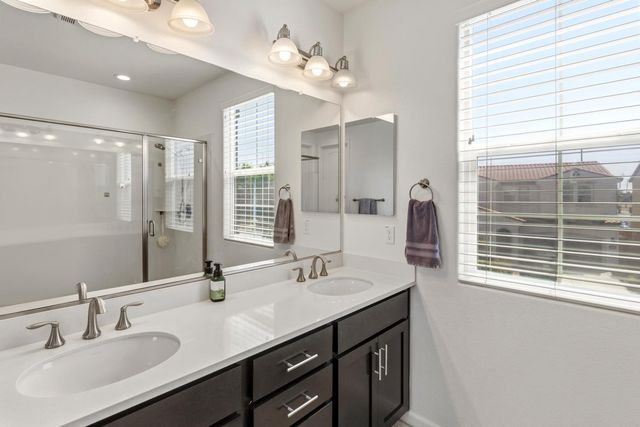 140 Lily Bay Cir, Sacramento, CA 95834