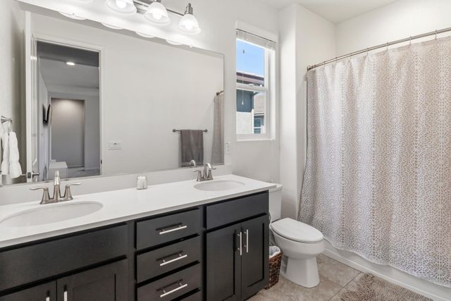 140 Lily Bay Cir, Sacramento, CA 95834