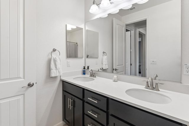 140 Lily Bay Cir, Sacramento, CA 95834