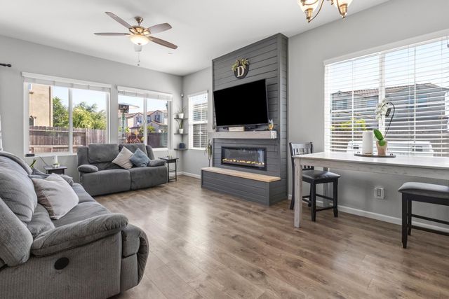 140 Lily Bay Cir, Sacramento, CA 95834