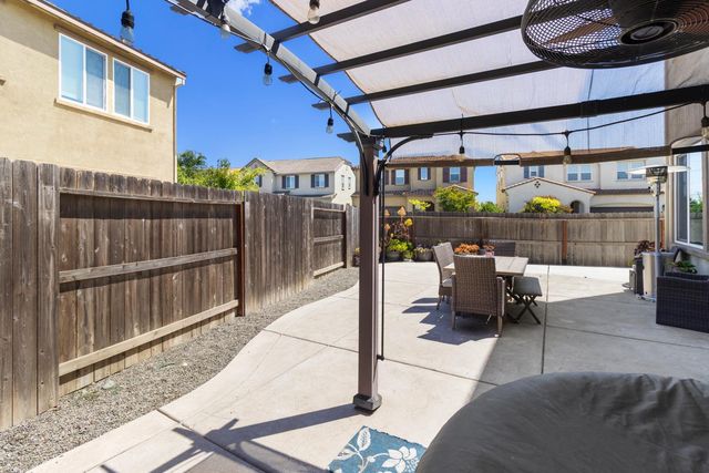 140 Lily Bay Cir, Sacramento, CA 95834