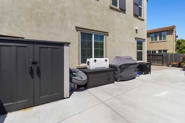 140 Lily Bay Cir, Sacramento, CA 95834