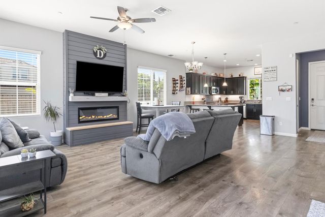 140 Lily Bay Cir, Sacramento, CA 95834