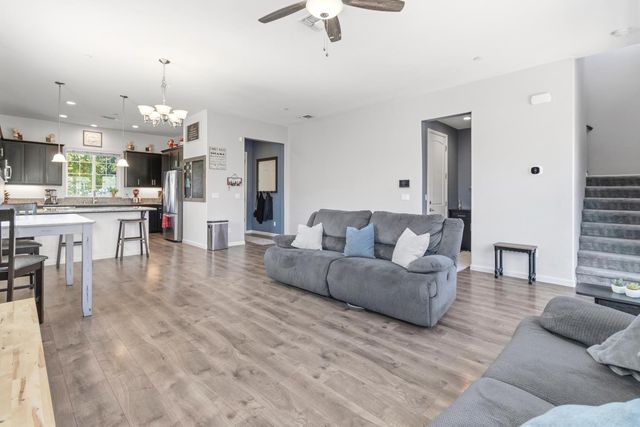 140 Lily Bay Cir, Sacramento, CA 95834