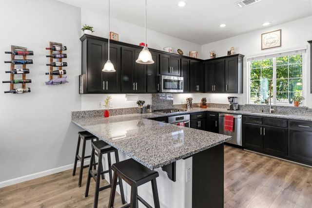 140 Lily Bay Cir, Sacramento, CA 95834